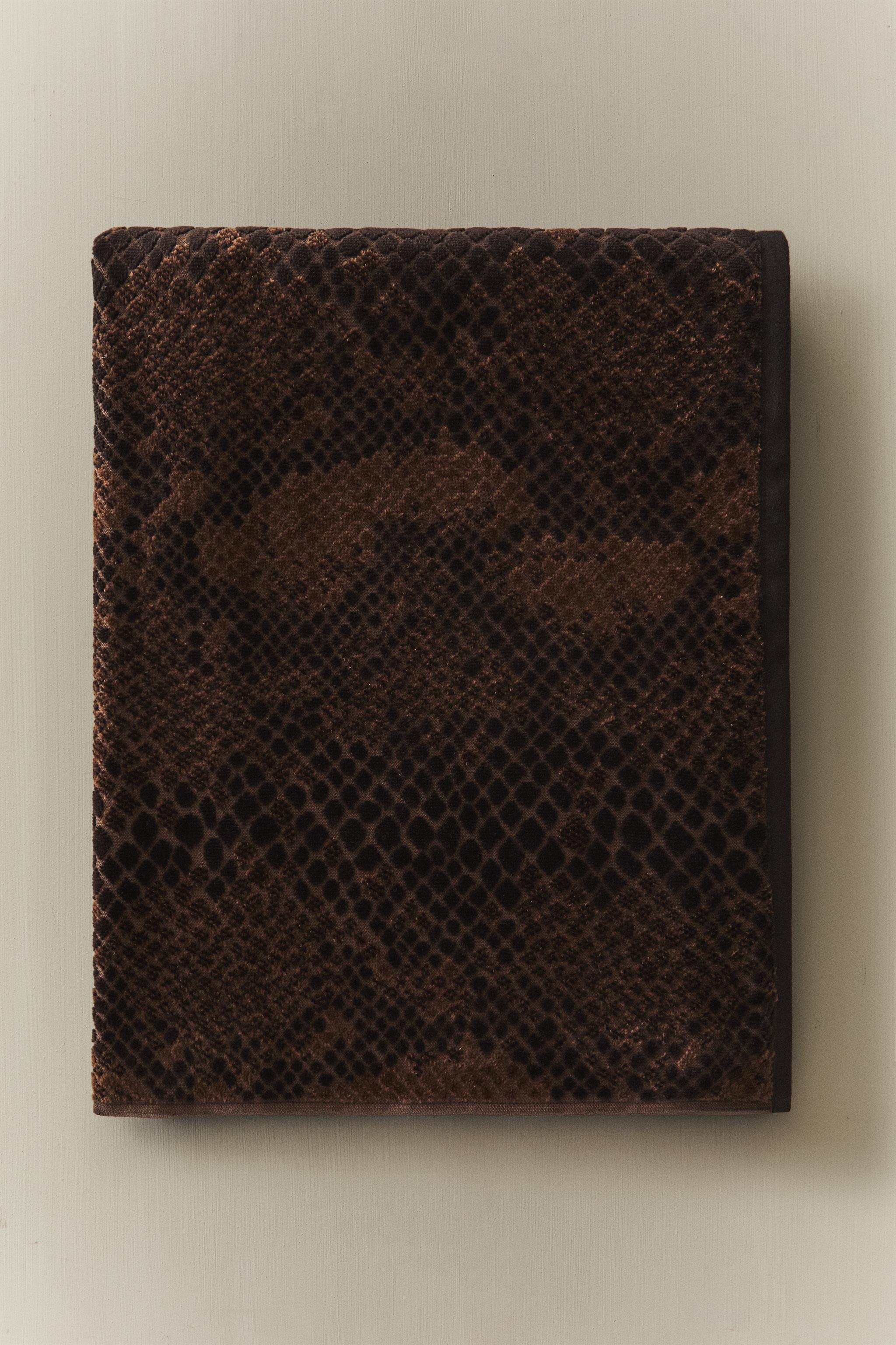 ANIMAL PRINT VELOUR BATH TOWEL